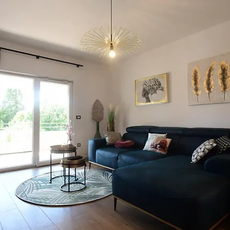 Luxury Vabriga *