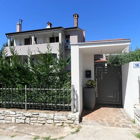 Luxury Vabriga *